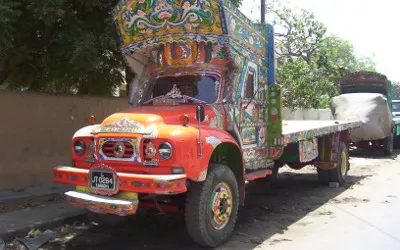 Truck poetry in Pakistan